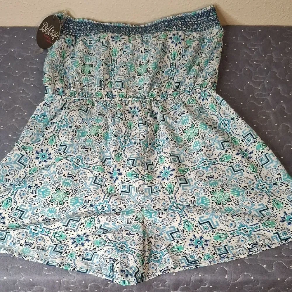 BeBop Women's Blue Patterned Strapless Romper Shorts size large NWT